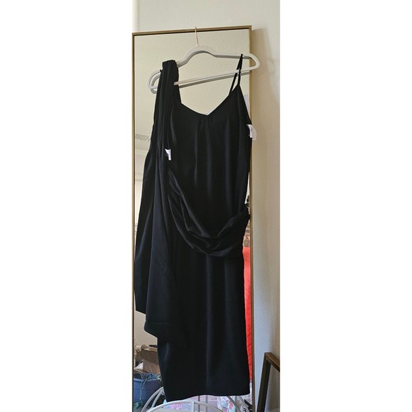 Making the Cut Season 3 Episode 5 Crepe Sash Wrapped Midi Dress - Picture 3 of 4